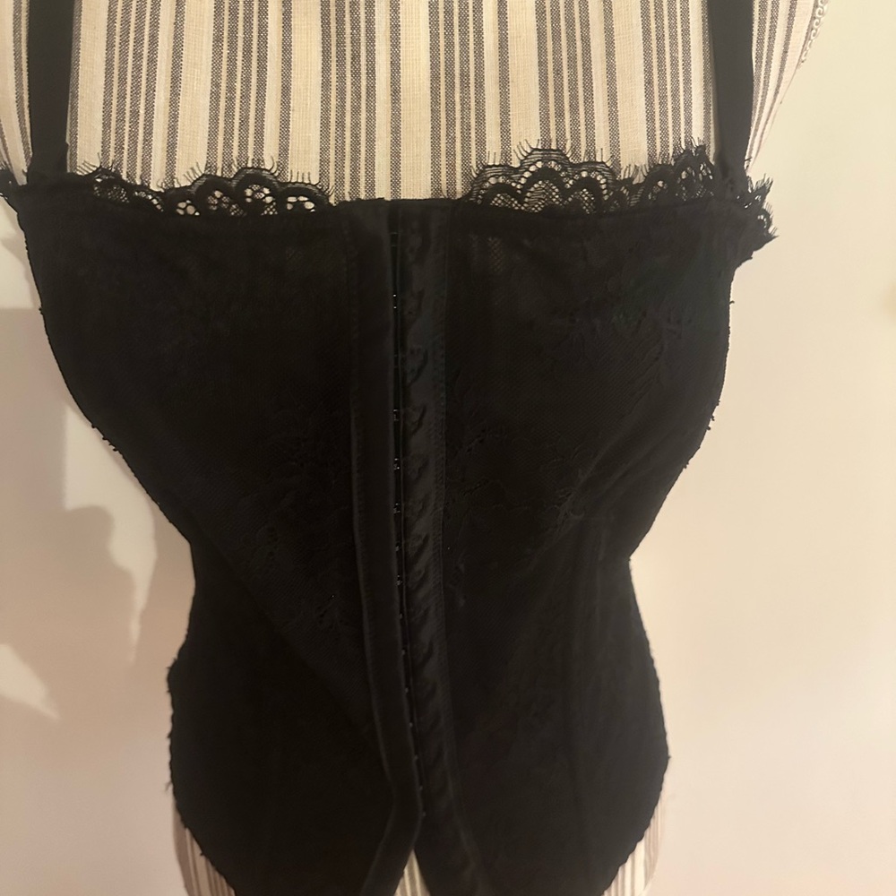 Chic Black Lace Corset Crop Top